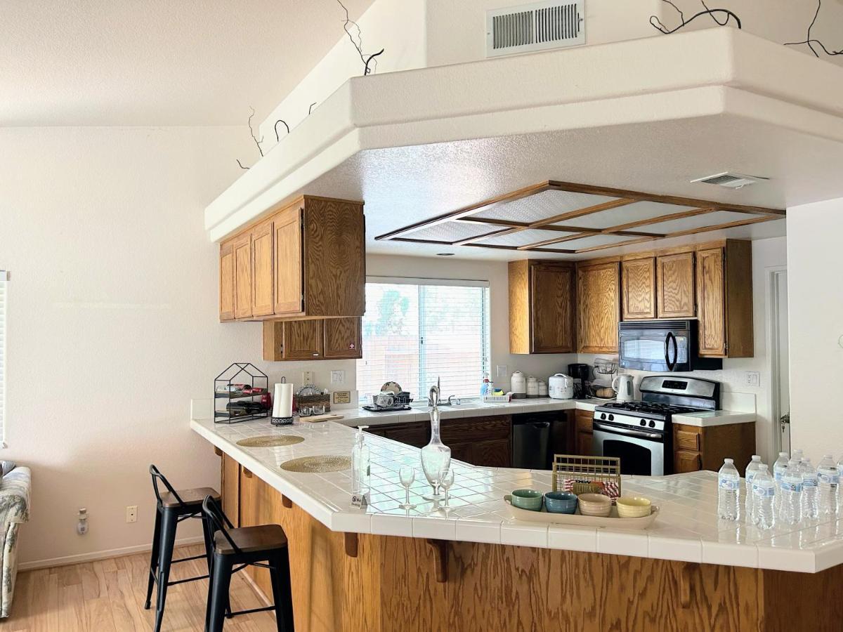 Golden Saddle Suite With Tv And Private Bathroom Hemet Exterior photo