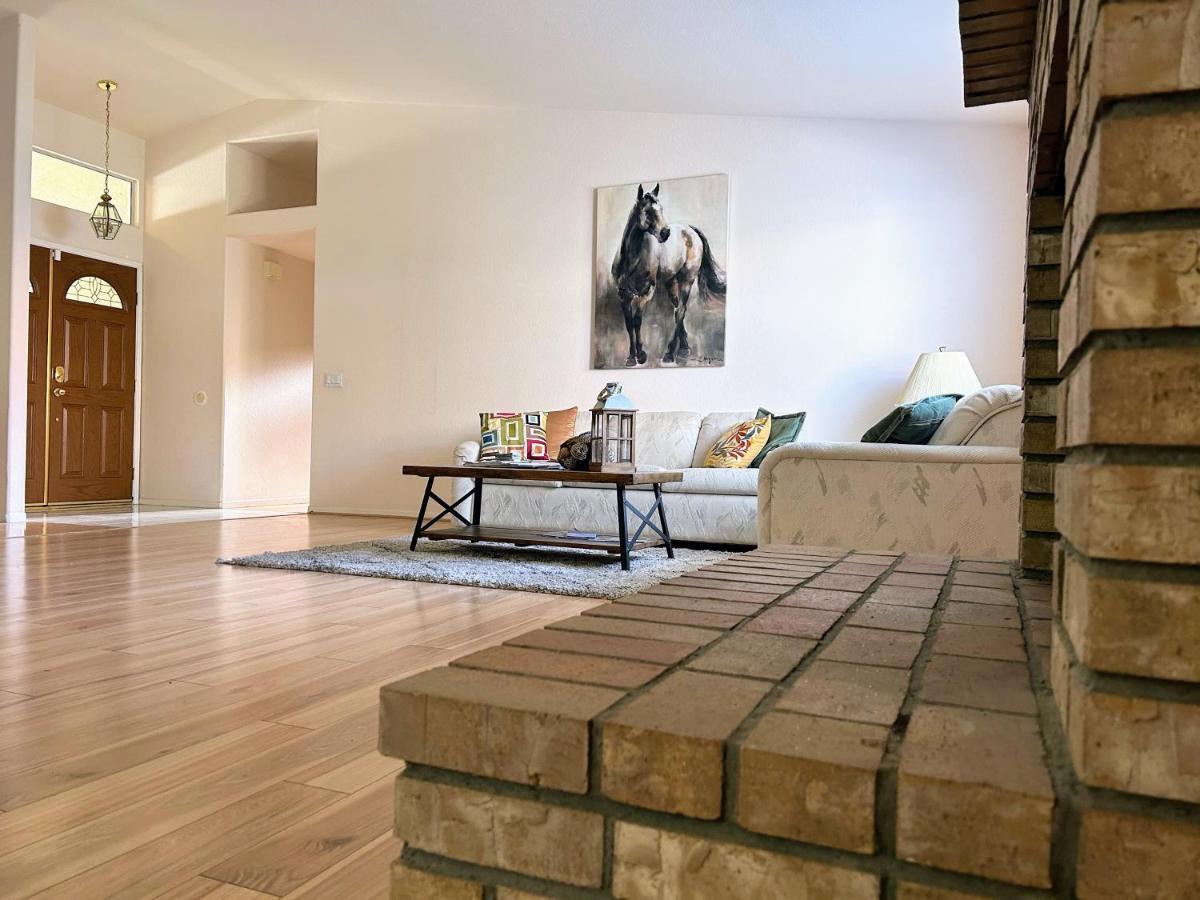 Golden Saddle Suite With Tv And Private Bathroom Hemet Exterior photo